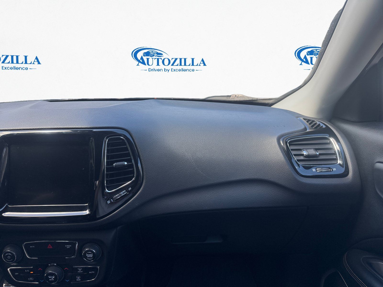 Used 2020 Jeep Compass Limited FWD image 11