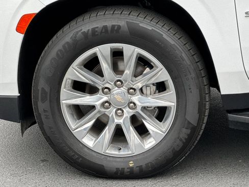 Certified 2023 Chevrolet Suburban Premier image 33