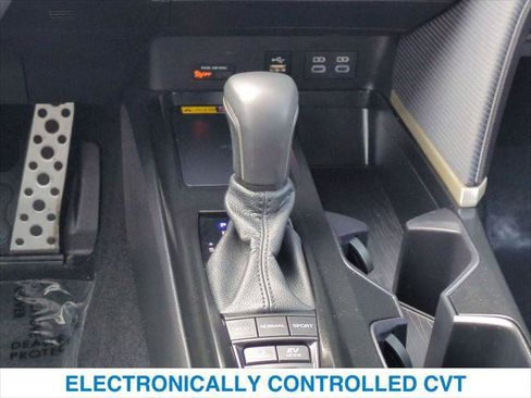Used 2025 Toyota Camry SE w/ Convenience Package FWD image 19