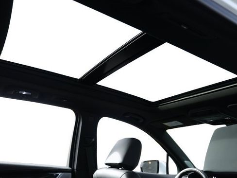 Used 2022 Cadillac XT6 Sport w/ Technology Package image 21