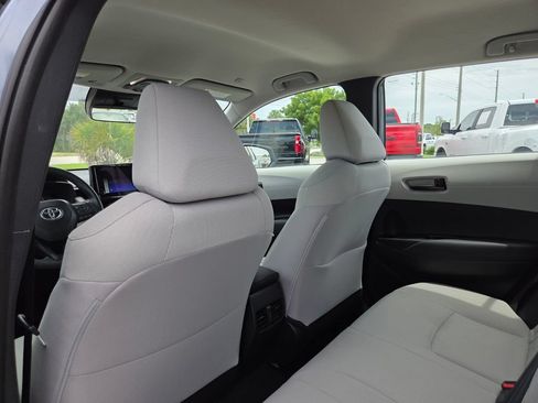 Used 2025 Toyota Corolla Cross L FWD image 24