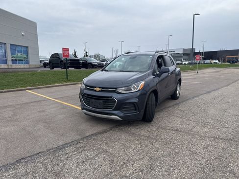 Used 2019 Chevrolet Trax LT w/ LT Convenience Package image 14