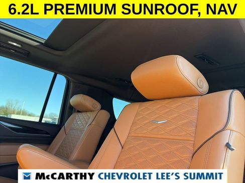 Used 2022 Cadillac Escalade ESV Premium Luxury image 48