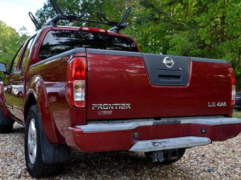 Used 2008 Nissan Frontier LE w/ Leather Pkg image 7
