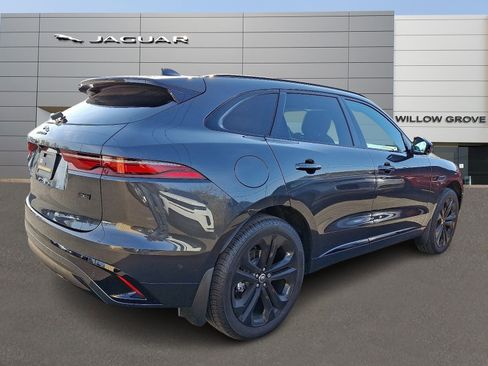 New 2026 Jaguar F-PACE R-Dynamic S image 2