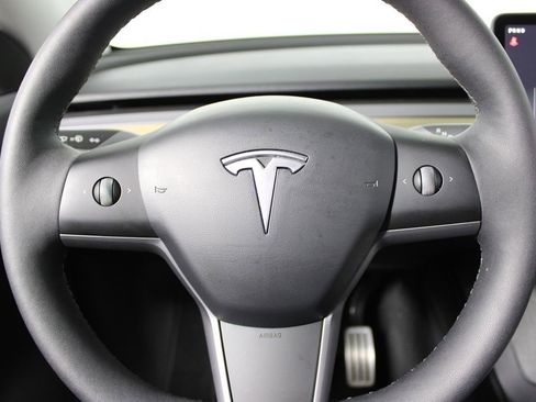 Used 2022 Tesla Model Y Performance image 11