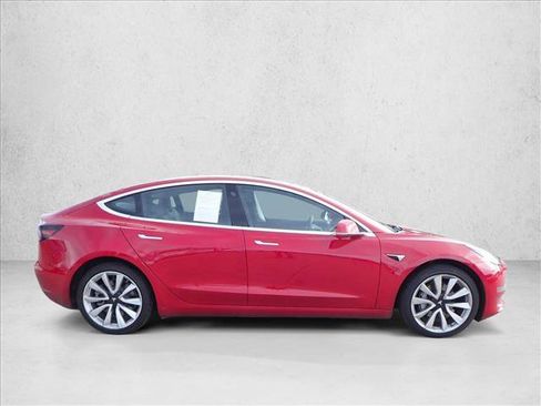 Used 2019 Tesla Model 3 Standard Range Plus image 5