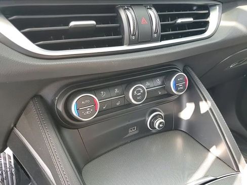 Used 2022 Alfa Romeo Stelvio Veloce image 22