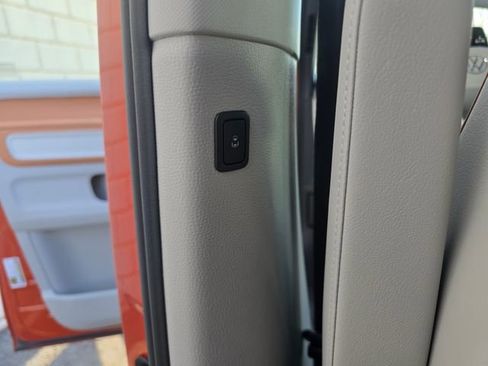 Used 2025 Volkswagen ID. Buzz 1st Edition image 35