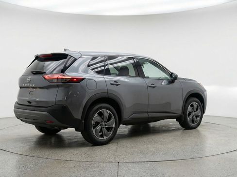 Used 2025 Nissan Rogue SV FWD image 9