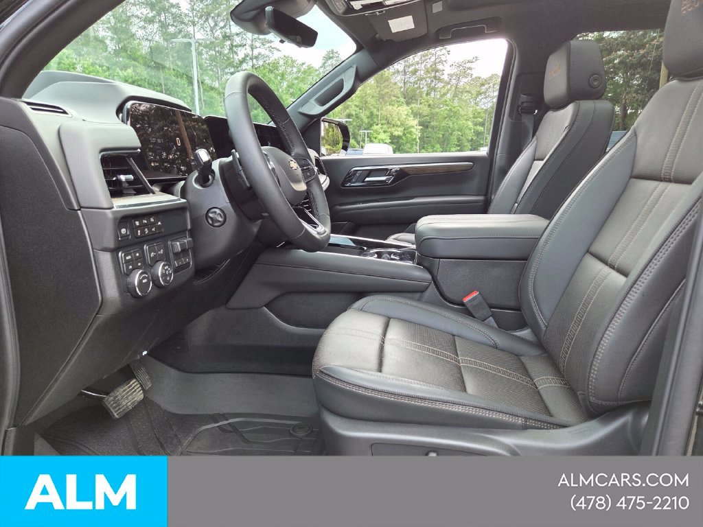 Used 2026 Chevrolet Suburban High Country w/ Sun And Tow Package AWD/4WD image 8