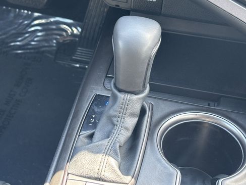 Used 2024 Toyota Camry SE FWD image 25