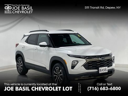 Used 2025 Chevrolet TrailBlazer ACTIV w/ Convenience Package AWD/4WD image 1