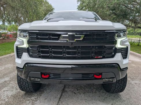 Used 2022 Chevrolet Silverado 1500 LT Trail Boss w/ LT Trail Boss Premium Package AWD/4WD image 2