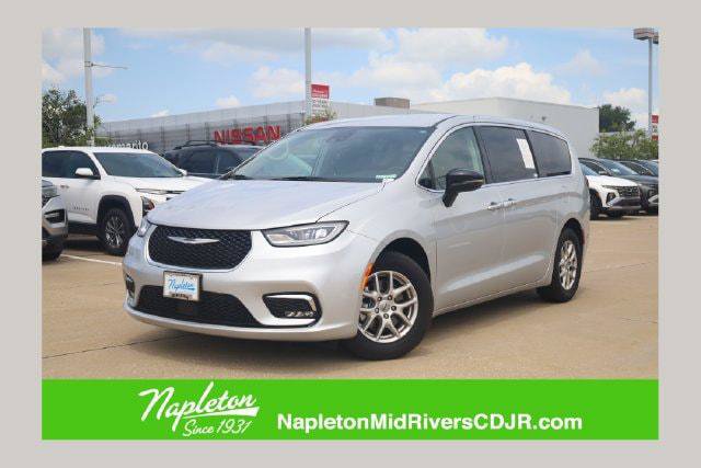 Certified 2024 Chrysler Pacifica Touring-L FWD image 1