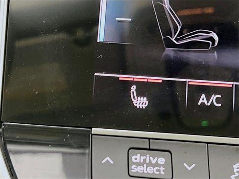 Used 2023 Audi A6 Premium Plus image 23