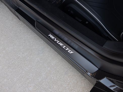 Used 2026 Lamborghini Revuelto AWD/4WD image 45