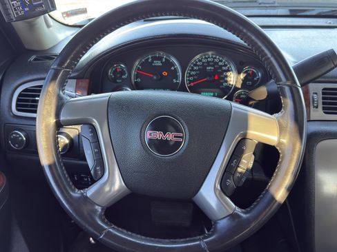 Used 2011 GMC Sierra 2500 SLT w/ SLT Convenience Package image 23