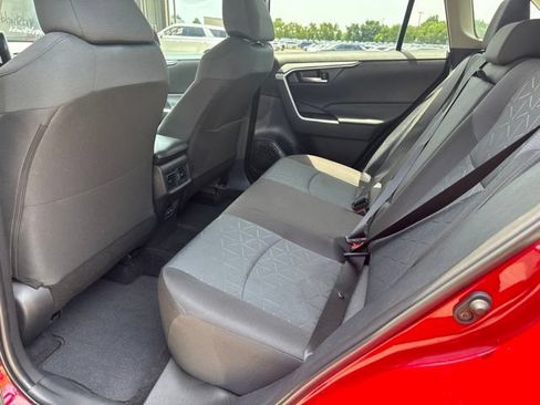 Used 2025 Toyota RAV4 XLE FWD image 11