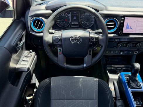 Used 2020 Toyota Tacoma TRD Sport w/ Technology Package RWD image 9