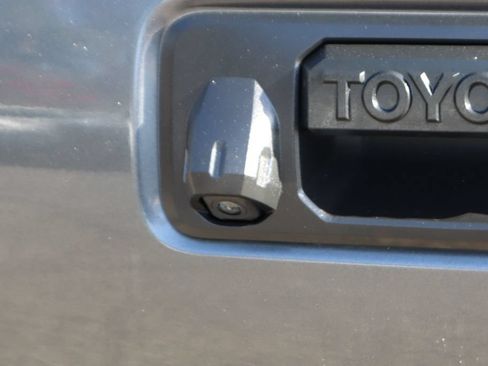 Used 2020 Toyota Tacoma TRD Sport AWD/4WD image 43