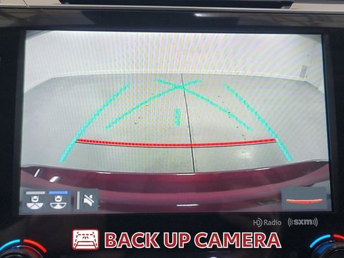 Used 2020 Toyota Camry XLE image 23