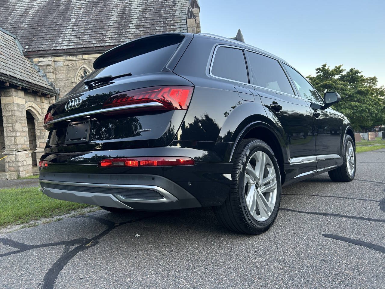 Used 2021 Audi Q7 3.0T Premium Plus w/ Premium Plus Package AWD/4WD image 12