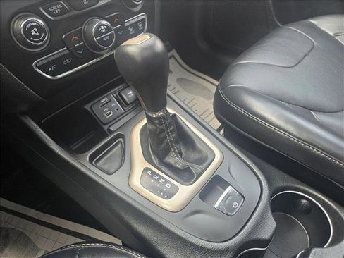 Used 2014 Jeep Cherokee Limited image 19