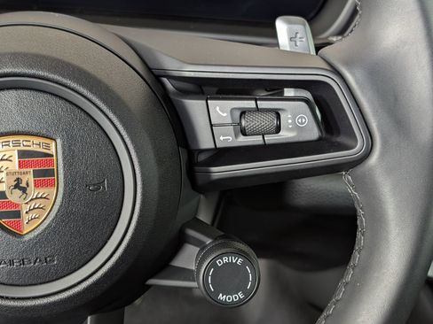 Used 2025 Porsche Cayenne image 27