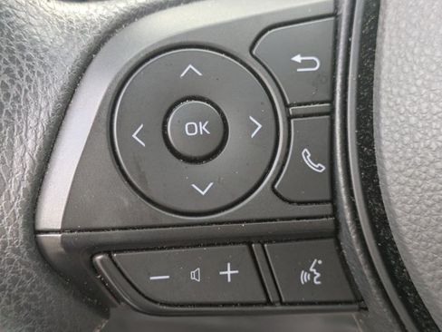Used 2025 Toyota RAV4 XLE FWD image 13