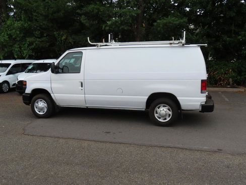 Used 2014 Ford E-150 and Econoline 150 RWD image 3