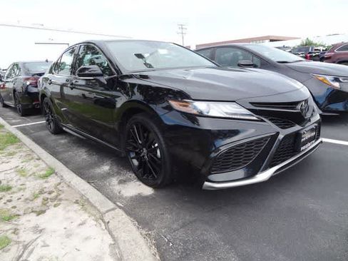 Used 2024 Toyota Camry XSE FWD image 3