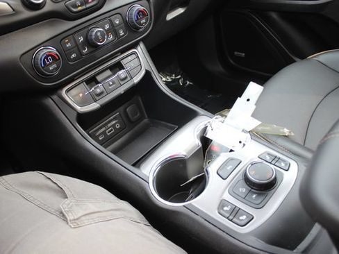 Used 2024 GMC Terrain AT4 w/ Infotainment Package II AWD/4WD image 11