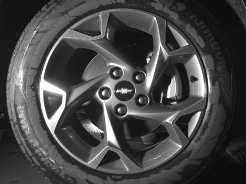 Used 2025 Chevrolet Trax LT w/ LT Convenience Package FWD image 13