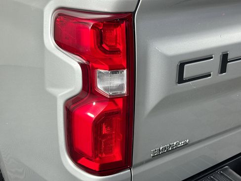 Used 2022 Chevrolet Silverado 1500 LT Trail Boss w/ Bed Protection Package image 34