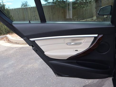 Used 2018 BMW 330i xDrive Sedan image 24