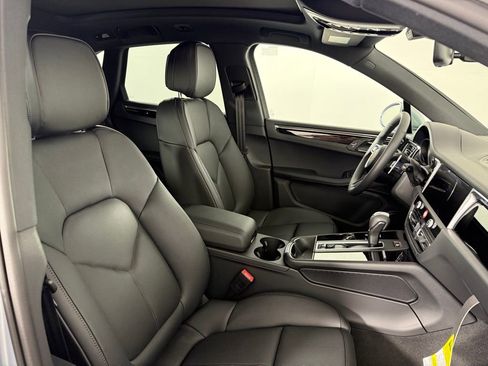 New 2026 Porsche Macan AWD/4WD image 16