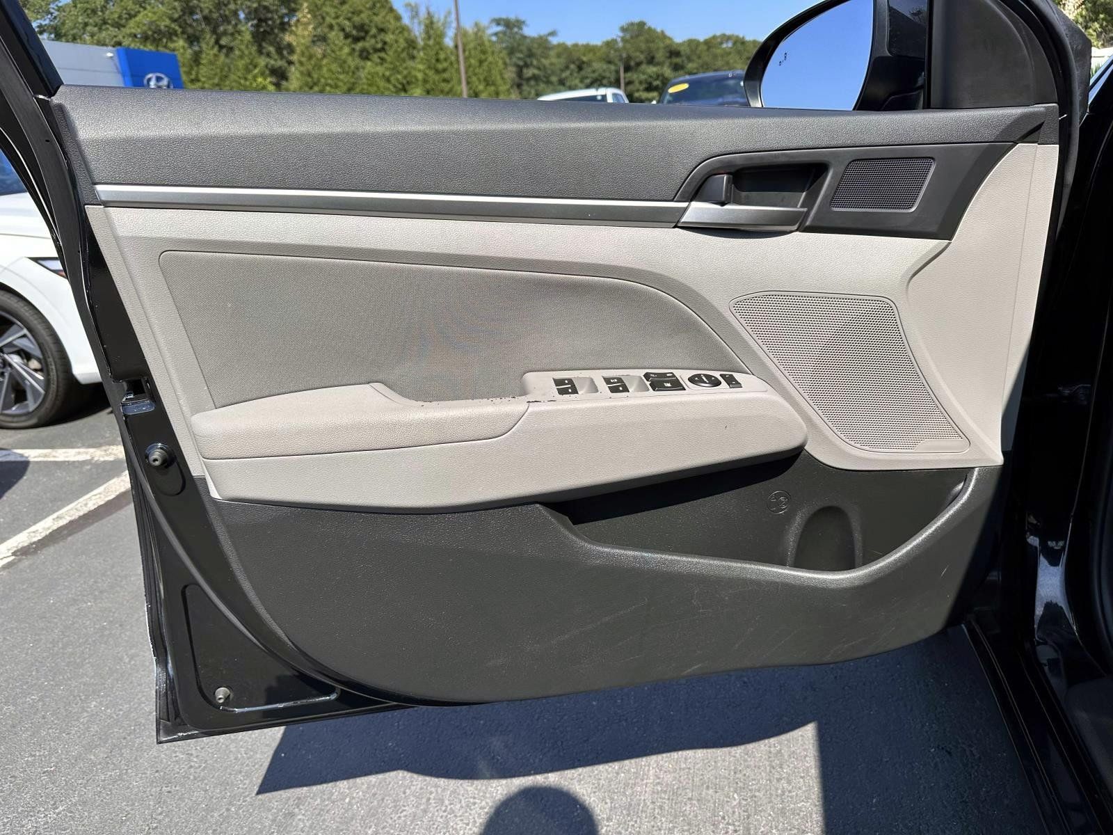 Used 2020 Hyundai Elantra SEL FWD image 8
