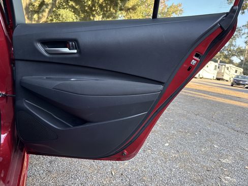 Used 2020 Toyota Corolla LE image 24