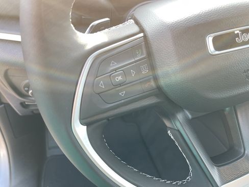 New 2025 Jeep Grand Cherokee 4WD image 18