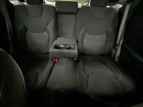 Used 2019 Jeep Cherokee Latitude w/ Popular Appearance Group image 5