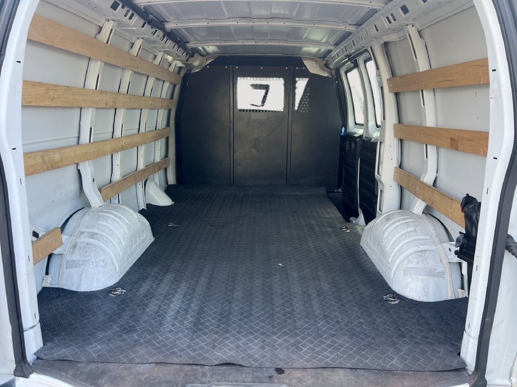 Used 2025 Chevrolet Express 2500 w/ Driver Convenience Package RWD image 20