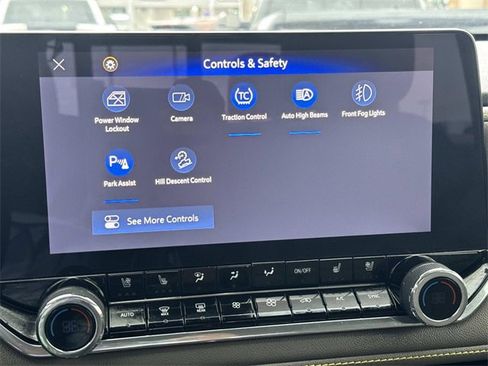 Used 2024 Chevrolet Colorado ZR2 w/ ZR2 Convenience Package III image 31