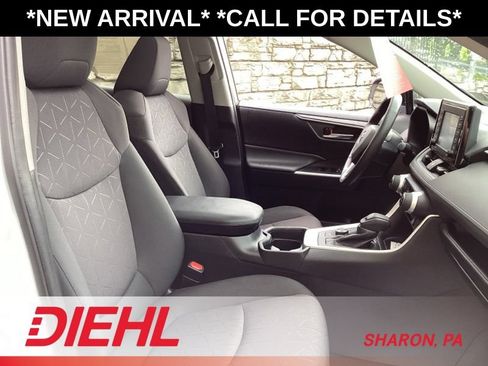 Used 2020 Toyota RAV4 XLE w/ Convenience Package AWD/4WD image 17
