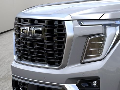 New 2026 GMC Yukon Denali w/ Denali Reserve Package AWD/4WD image 13