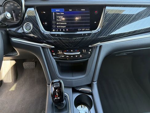 Certified 2025 Cadillac XT6 Premium Luxury image 31