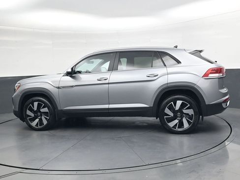 Used 2024 Volkswagen Atlas Cross Sport SE image 6