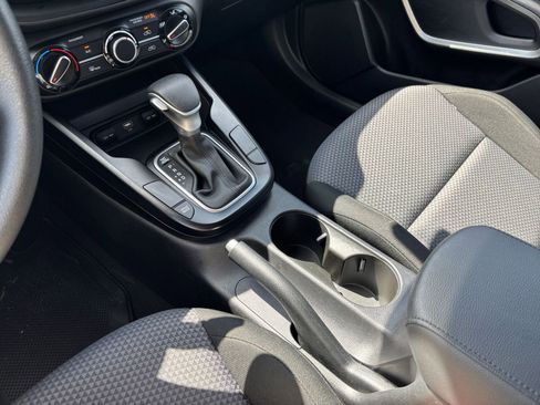 Used 2025 Kia Soul LX w/ LX Technology Package FWD image 39