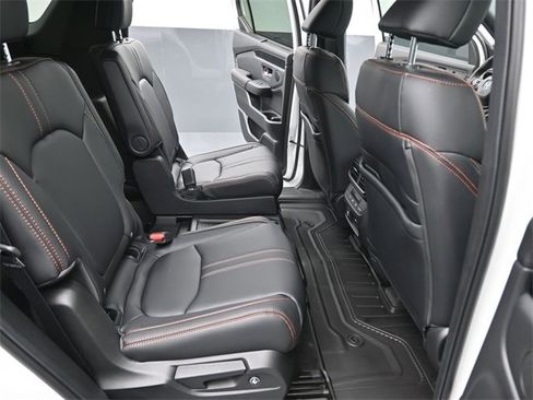 New 2025 Honda Pilot TrailSport image 25