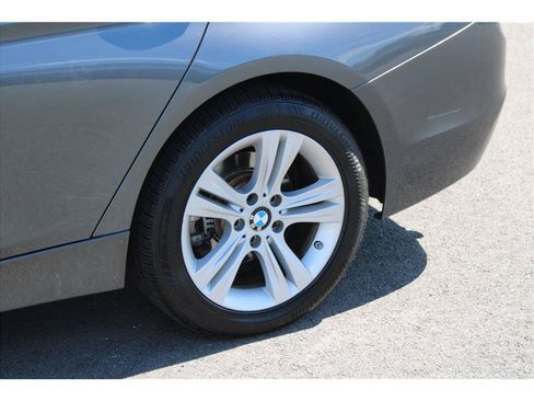 Used 2018 BMW 328d xDrive Sedan w/ Convenience Package AWD/4WD image 6